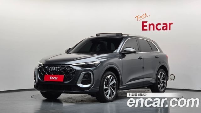 Audi Q5 40 TFSI Quattro S Line - фото 0