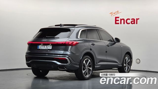 Audi Q5 40 TFSI Quattro S Line - фото 1
