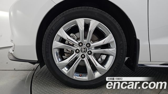 Toyota Sienna 4-го поколения 2.5 Hybrid 2WD - фото 4