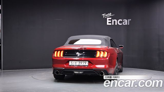 Ford Mustang Convertible - фото 3