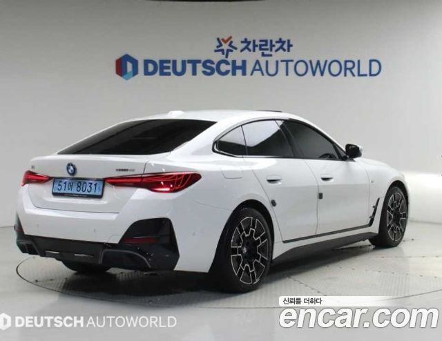 BMW i4 eDrive40 M Sports - фото 1