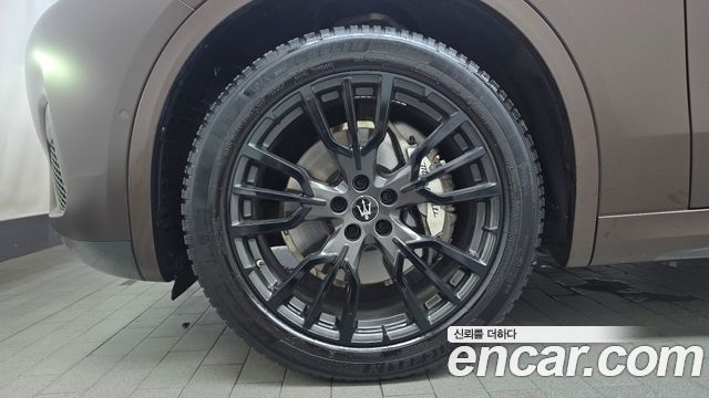 Maserati Grecale 2.0 AWD GT - фото 3