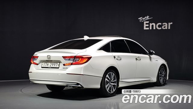 Honda Accord 10-го поколения 2.0 Hybrid EX-L - фото 1