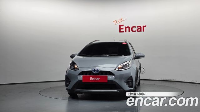 Toyota Prius 1.5 Crossover - фото 2