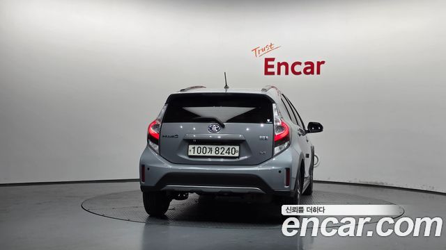 Toyota Prius 1.5 Crossover - фото 3