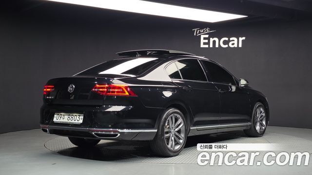 Volkswagen Passat B8 2.0 TDI Prestige - фото 1