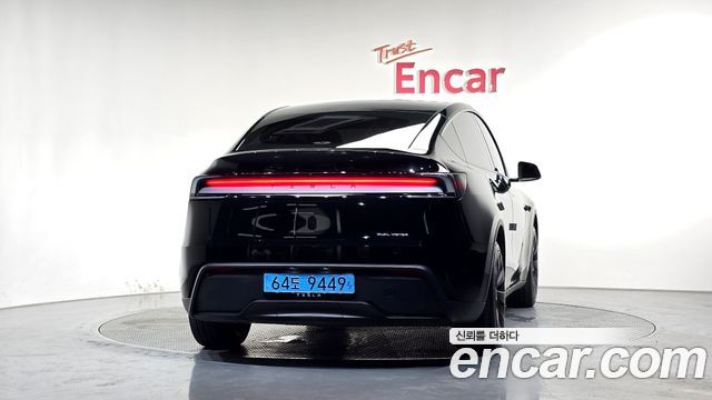 Tesla Model Y Long Range AWD - фото 3