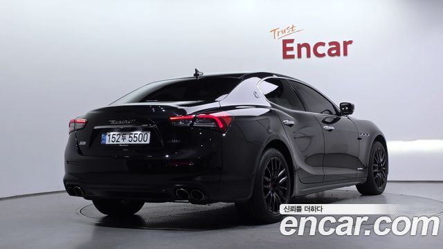 Maserati Ghibli 3.0S Q4 GranLusso 3rd - фото 1