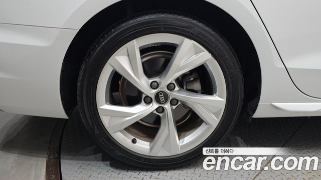 Audi A4 B9 40 TFSI Premium - фото 4