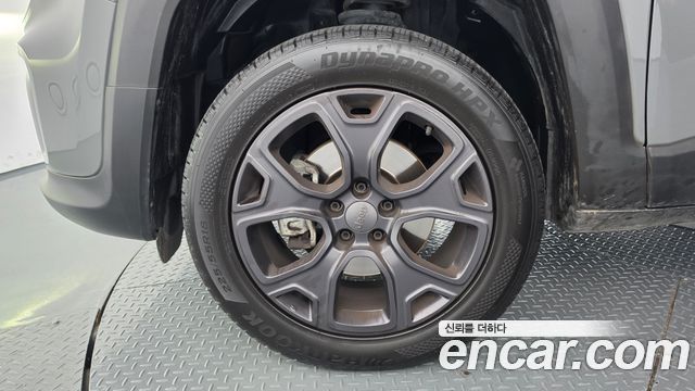 Jeep Renegade 2.4 Limited AWD - фото 4