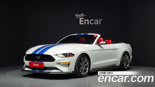 Ford Mustang Convertible - фото 0