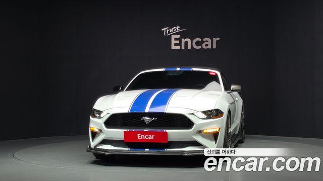 Ford Mustang Convertible - фото 2