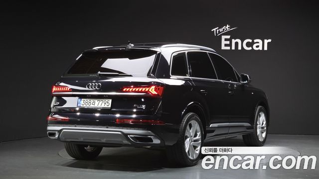 Audi Q7 45 TDI Quattro Premium - фото 0