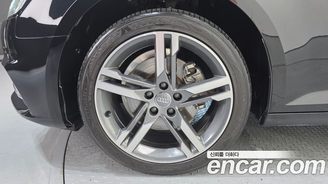 Audi A4 B9 40 TFSI Premium - фото 4