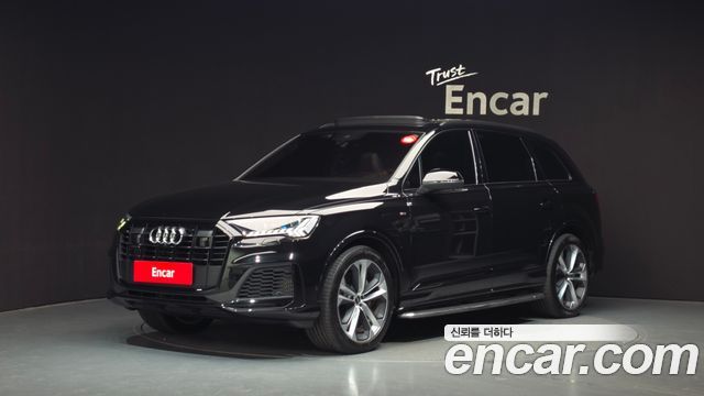 Audi Q7 55 TFSI Quattro Premium - фото 0