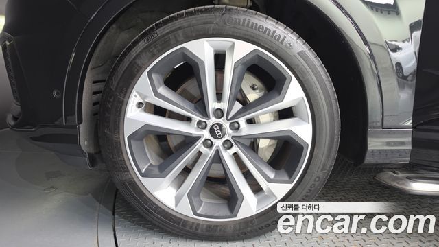 Audi Q7 55 TFSI Quattro Premium - фото 4