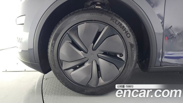 Tesla Model Y Premium RWD - фото 3