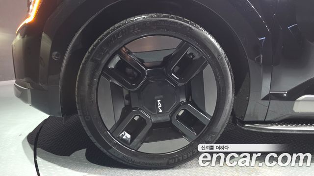 Kia EV9 Long Range 4WD GT Line - фото 4