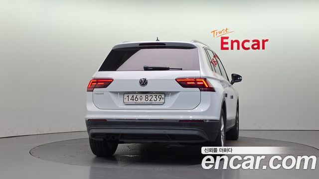 Volkswagen Tiguan 2-го поколения 2.0 TDI Premium - фото 3