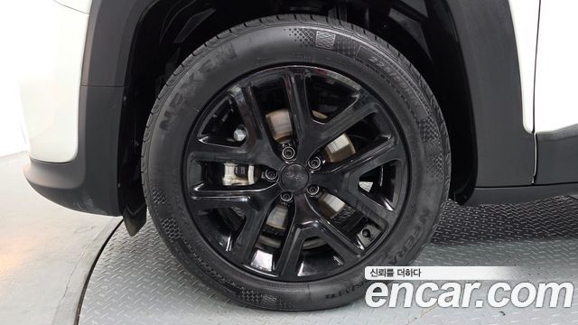 Jeep Renegade 1.3 Limited - фото 4