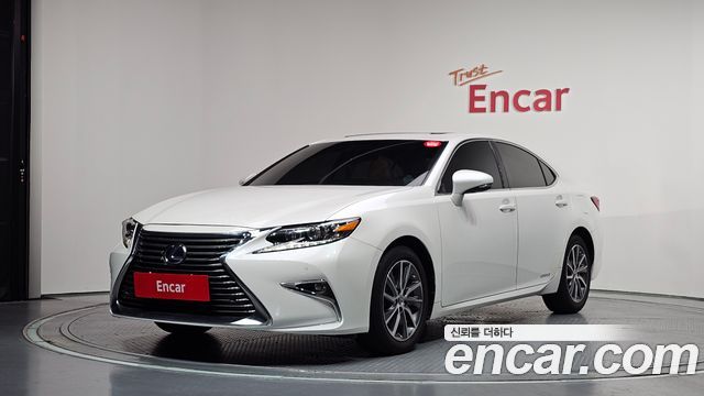 Lexus ES 300h Supreme+ XV60 - фото 0