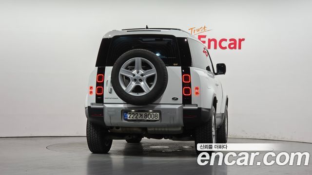 Land Rover Defender L663 90 D250 SE - фото 3