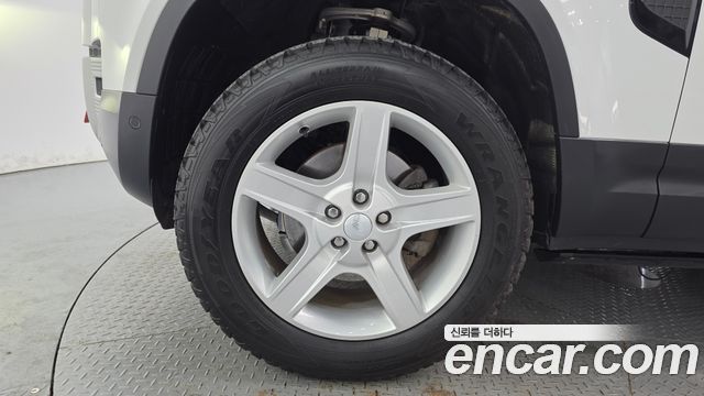 Land Rover Defender L663 90 D250 SE - фото 4