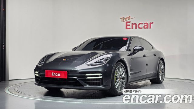 Porsche Panamera 2.9 AWD E-Hybrid Platinum Edition - фото 0