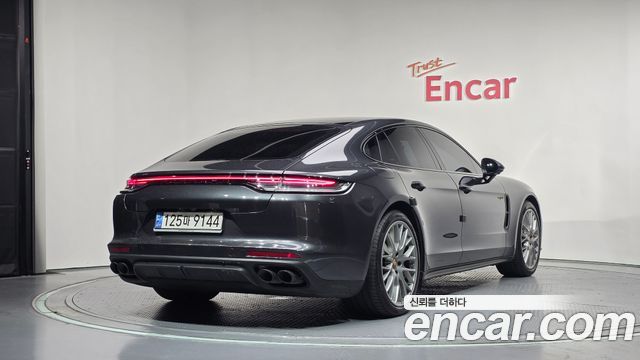 Porsche Panamera 2.9 AWD E-Hybrid Platinum Edition - фото 1