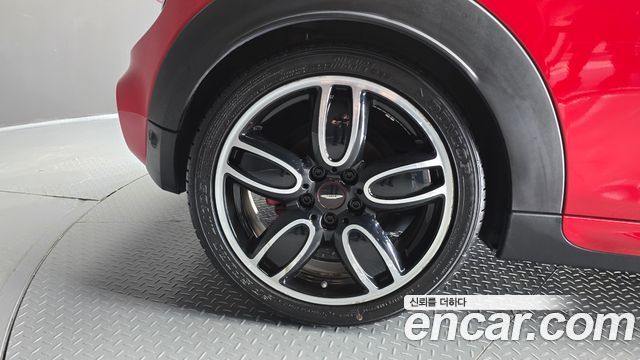 Mini Cooper Convertible S JCW 3rd - фото 4