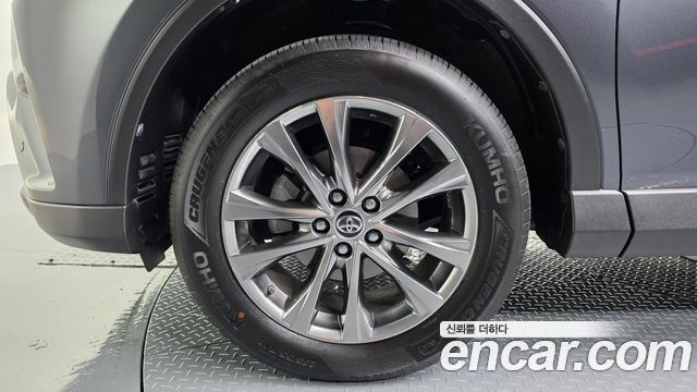 Toyota RAV4 2.5 4WD Hybrid 4th - фото 3