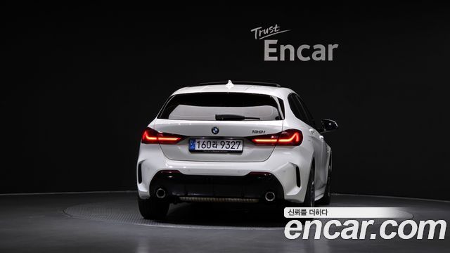 BMW 1 Series F40 120i M Sports - фото 3