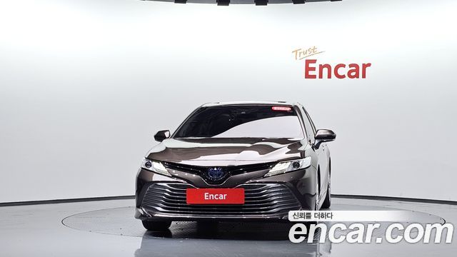 Toyota Camry XV70 2.5 XLE Hybrid - фото 1