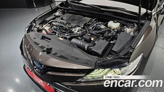 Toyota Camry XV70 2.5 XLE Hybrid - фото 4