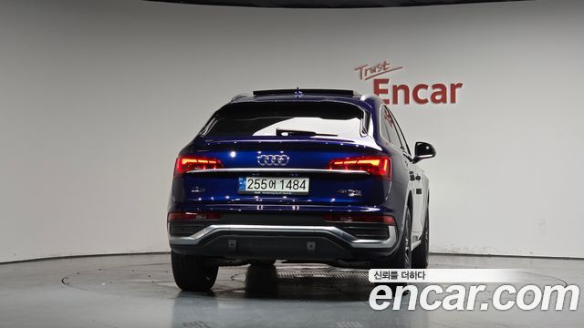 Audi Q5 FY 45 TFSI Quattro Sportback Premium - фото 3