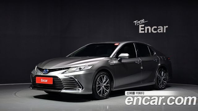 Toyota Camry XV70 2.5 XLE Hybrid - фото 0