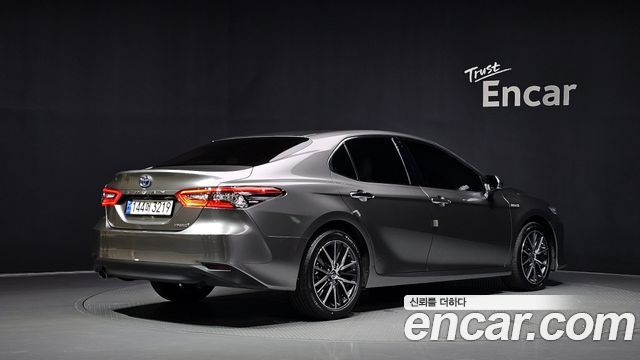 Toyota Camry XV70 2.5 XLE Hybrid - фото 1