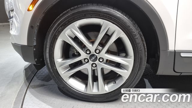 Lincoln MKC 2.0 AWD - фото 4