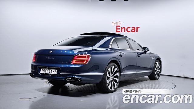 Bentley Flying Spur 3-го поколения 4.0 Azure - фото 1