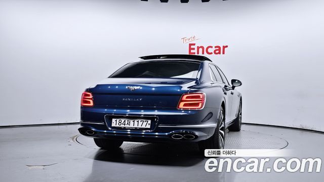 Bentley Flying Spur 3-го поколения 4.0 Azure - фото 3