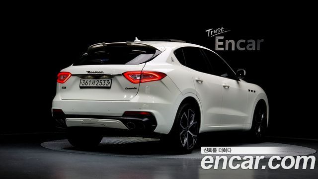 Maserati Levante 3.8 GTS AWD - фото 1