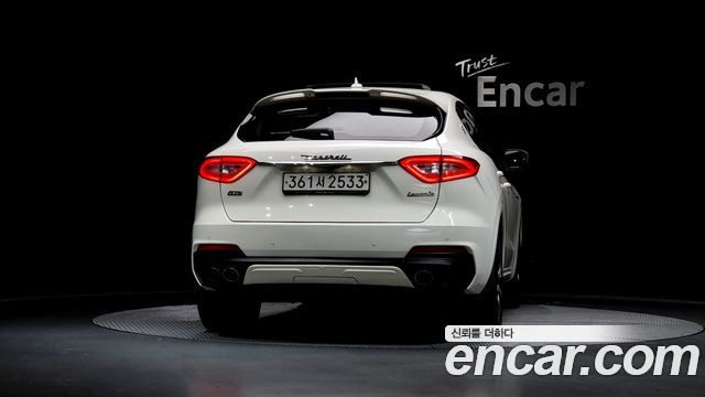 Maserati Levante 3.8 GTS AWD - фото 3