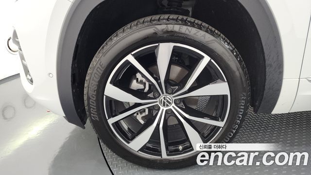 Volkswagen Atlas 2.0 TSI R-LINE 7-Seater - фото 4