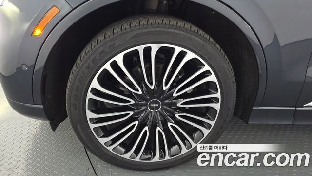 Lincoln Aviator 2-го поколения 3.0 Black Label AWD - фото 4