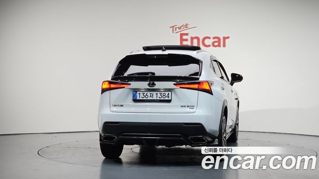 Lexus NX 300 F-Sport - фото 2
