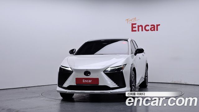 Lexus RZ Luxury - фото 2