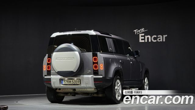 Land Rover Defender L663 110 D240 SE - фото 1