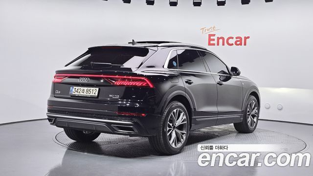 Audi Q8 50 TDI Quattro Premium - фото 1