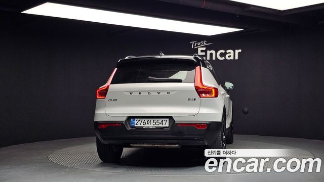 Volvo XC40 B4 R-Design - фото 3