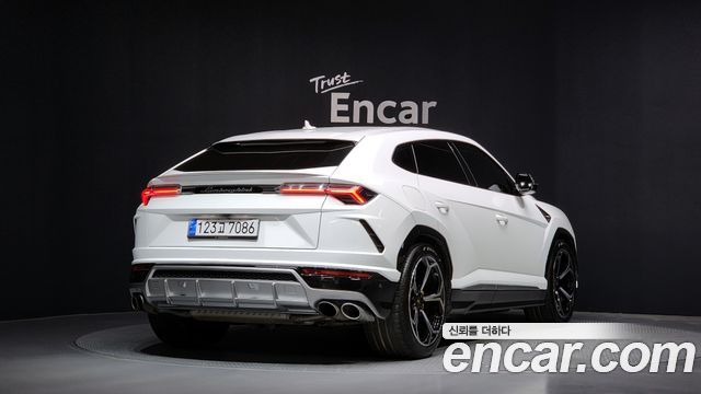 Lamborghini Urus 4.0 V8 - фото 1